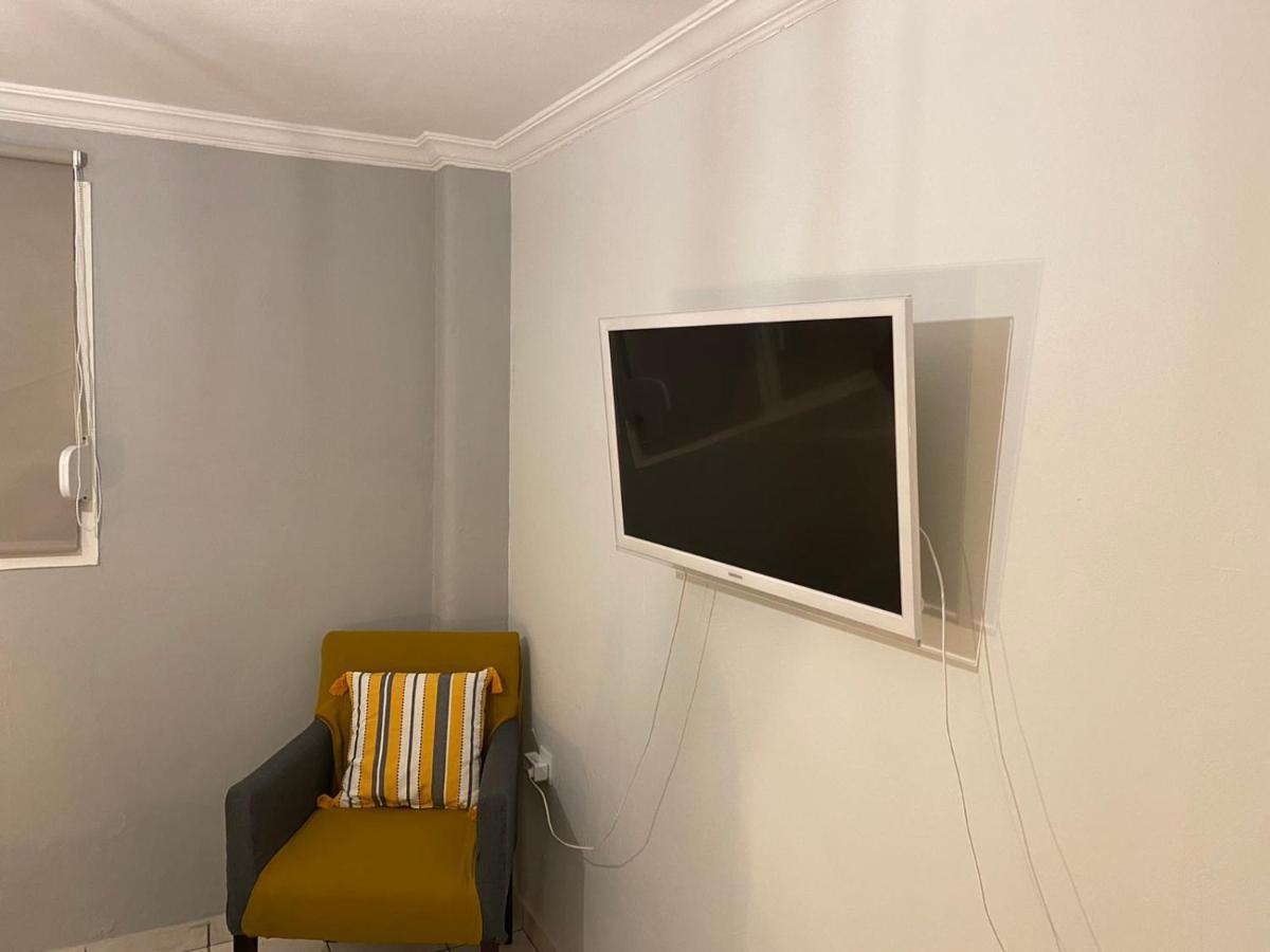 Olas 1-Bedroom Apartment Near The Center Of เอเธนส์ ภายนอก รูปภาพ