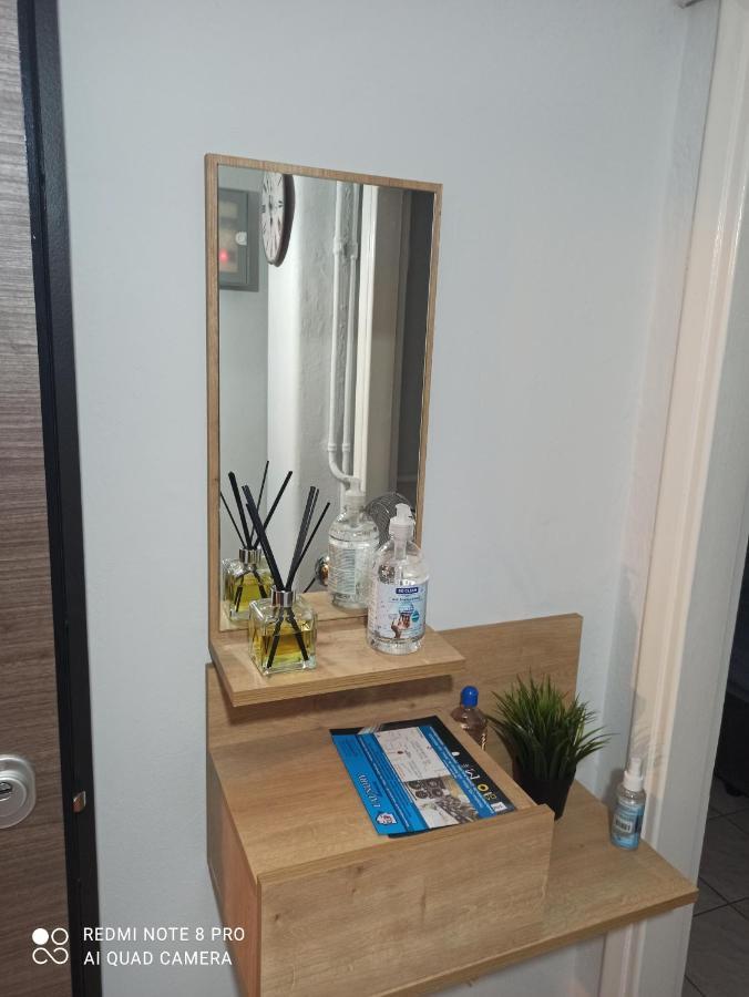 Olas 1-Bedroom Apartment Near The Center Of เอเธนส์ ภายนอก รูปภาพ